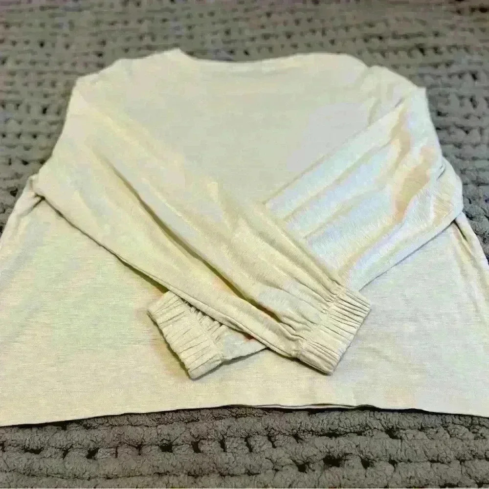 Banana Republic Cream Coloured Top Size Medium